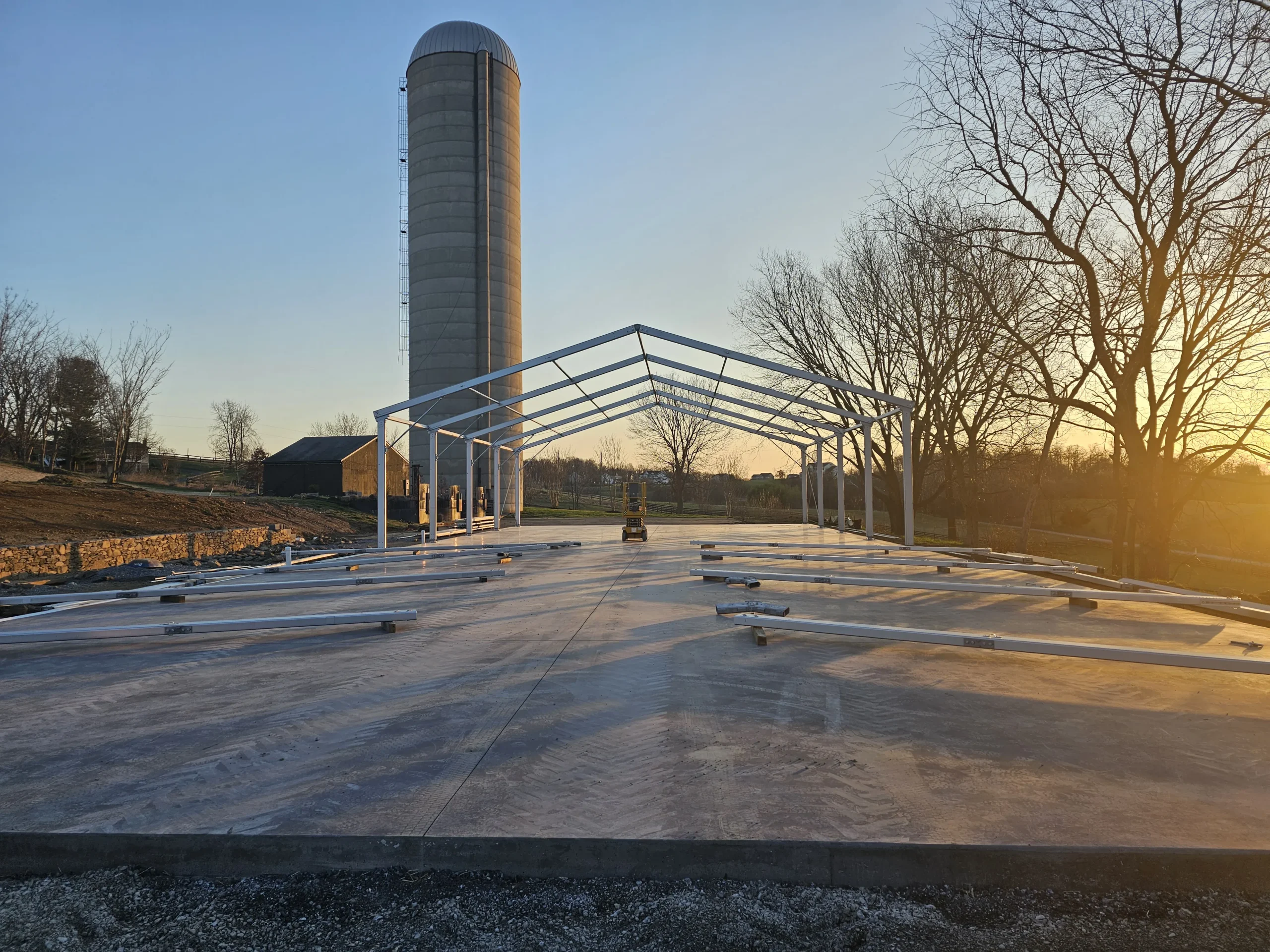 Heavy duty clear span temporary building engineered as one of Anchor's IBC 2024 compliant structures.